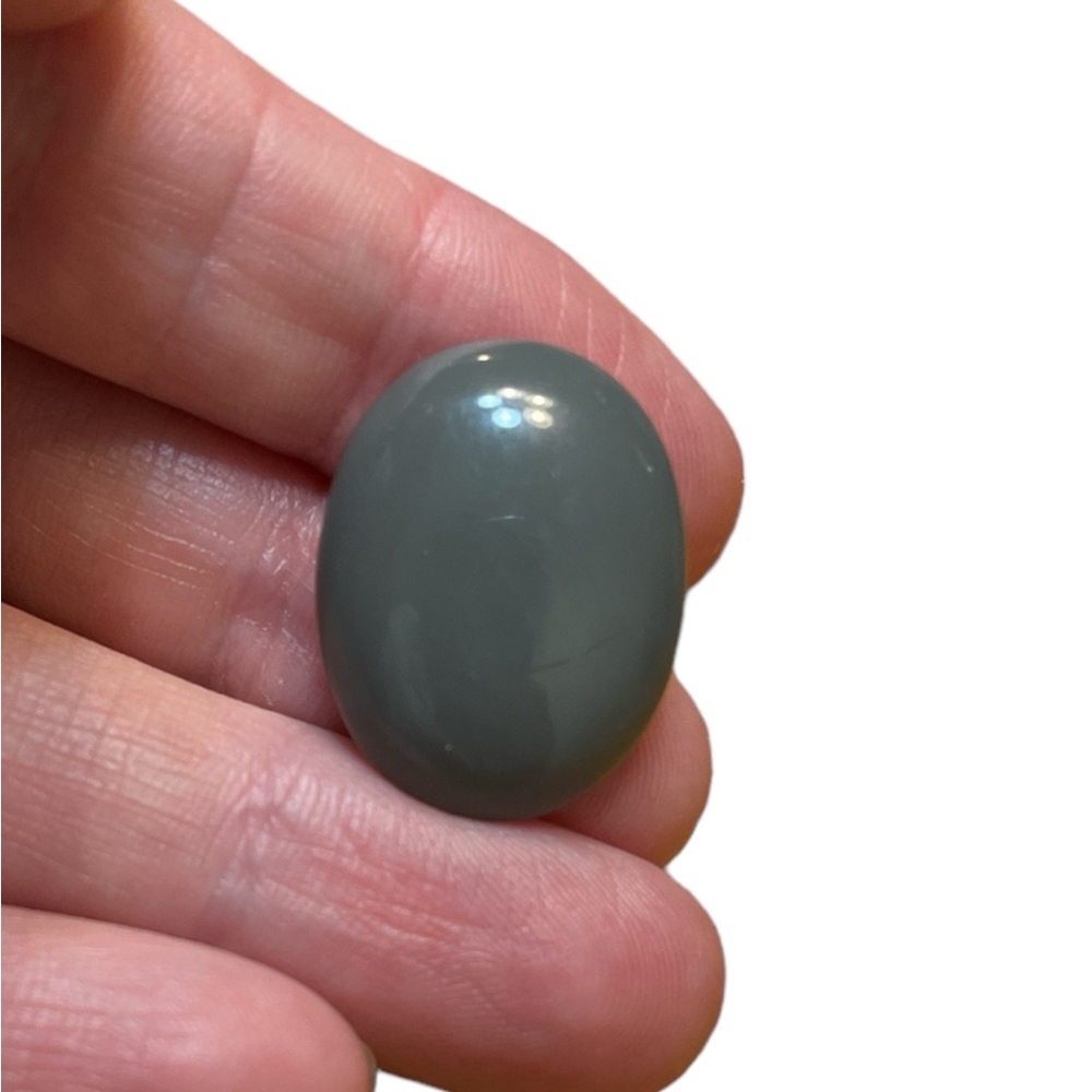 ✨ 3/$15 ✨ Gray Oval Earrings - Picture 2 of 2